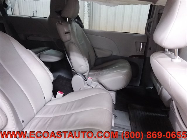 Used 2014 Toyota Sienna XLE w/ Entertainment Package FWD image 14