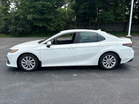 Used 2023 Toyota Camry LE FWD image 4
