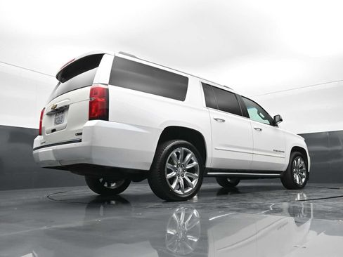 Used 2017 Chevrolet Suburban Premier AWD/4WD image 29