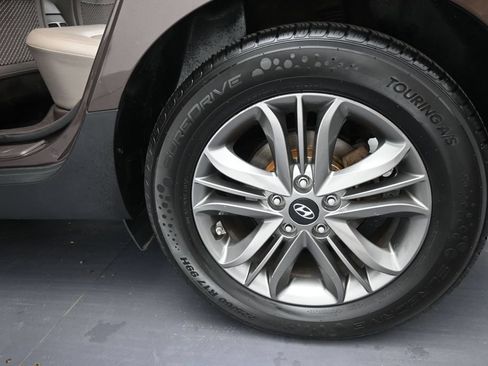 Used 2015 Hyundai Tucson SE AWD/4WD image 42