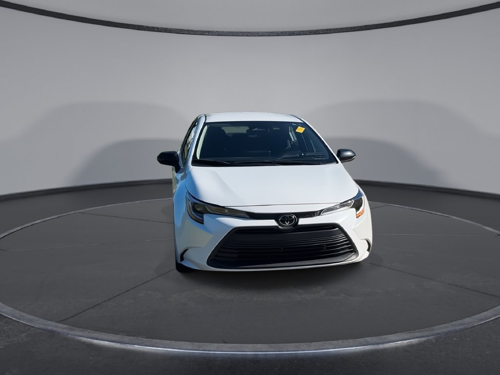 Used 2025 Toyota Corolla LE FWD image 3