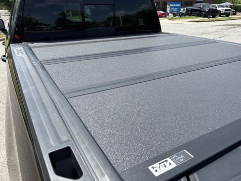 Used 2024 GMC Sierra 1500 AT4 w/ Technology Package image 32