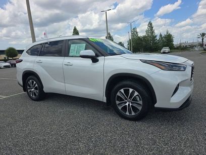 Used 2024 Toyota Highlander XLE