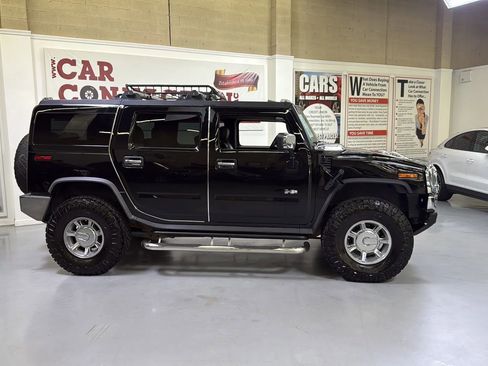 Used 2005 HUMMER H2 w/ Preferred Equipment Group image 9