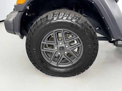 Used 2025 Jeep Wrangler Unlimited Sport AWD/4WD image 30