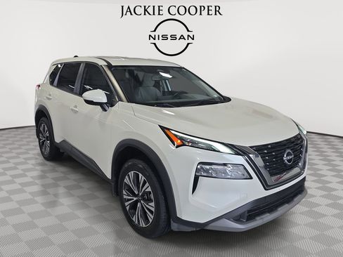 Used 2022 Nissan Rogue SV FWD image 3