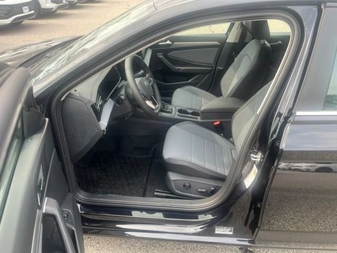 New 2026 Volkswagen Jetta SE FWD image 15