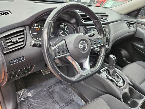 Used 2019 Nissan Rogue SV w/ Sun & Sound Touring Package image 28