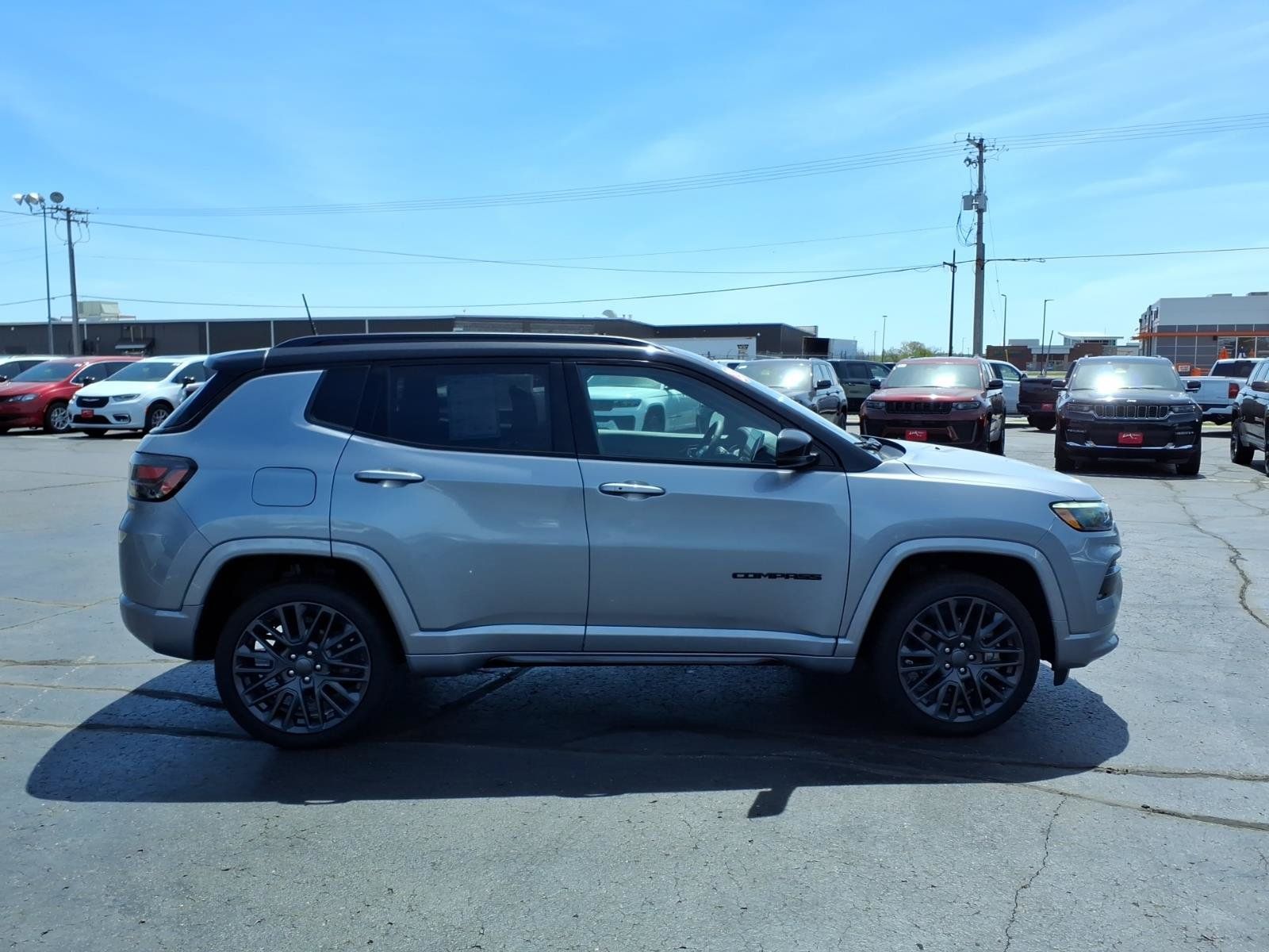 Used 2023 Jeep Compass High Altitude AWD/4WD image 2