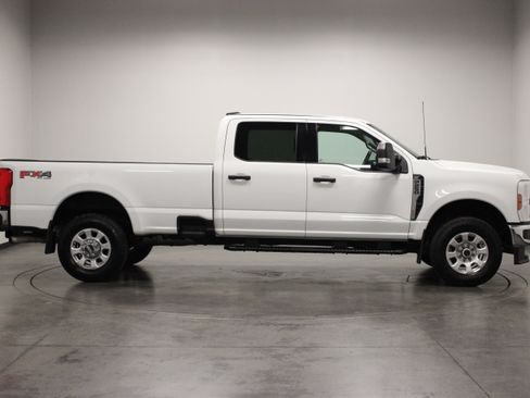 Used 2024 Ford F250 XLT w/ FX4 Off-Road Package AWD/4WD image 9