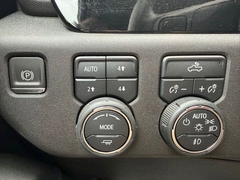 Certified 2024 Chevrolet Silverado 1500 RST AWD/4WD image 23