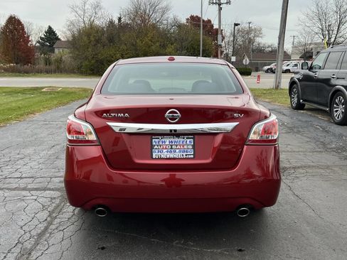 Used 2015 Nissan Altima 2.5 SV w/ Convenience Package image 4