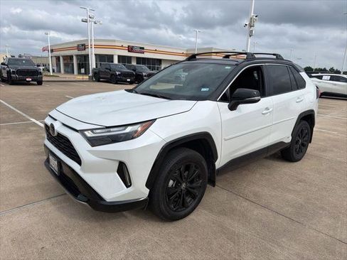 Certified 2025 Toyota RAV4 XSE AWD/4WD image 1