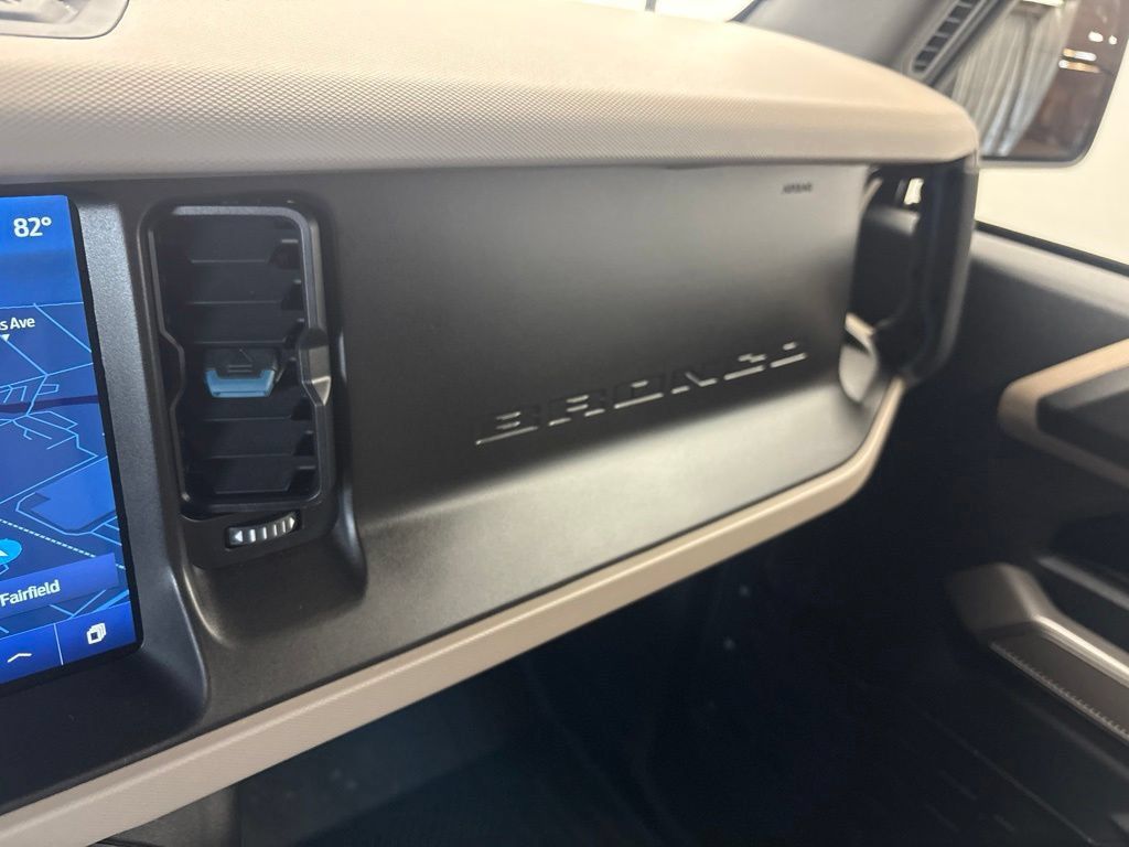 Used 2023 Ford Bronco Wildtrak AWD/4WD image 34