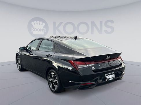 Used 2023 Hyundai Elantra SEL w/ Convenience Package image 4