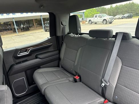 Used 2022 GMC Sierra 1500 SLE AWD/4WD image 11