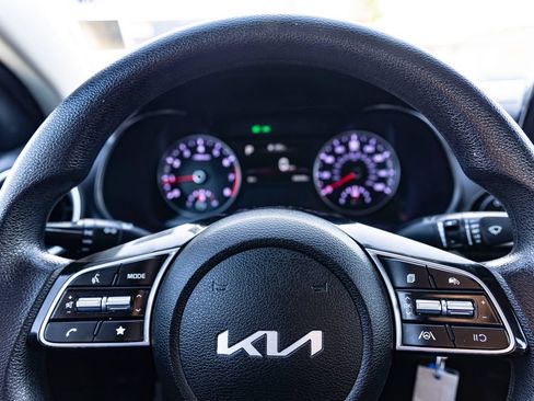 Used 2023 Kia Forte LXS FWD image 15