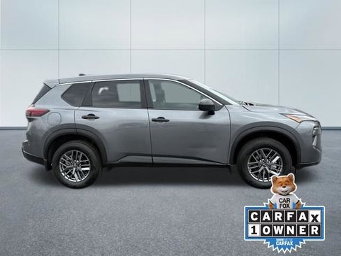 Used 2025 Nissan Rogue S image 2