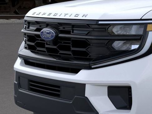 New 2026 Ford Expedition Active image 17
