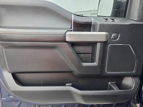 Used 2019 Ford F150 Platinum w/ Equipment Group 701A Luxury AWD/4WD image 9