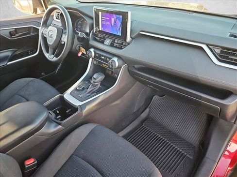 Certified 2024 Toyota RAV4 LE AWD/4WD image 27