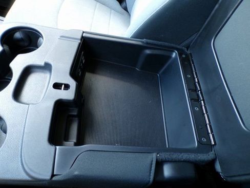 Used 2024 RAM 1500 Classic SLT image 29