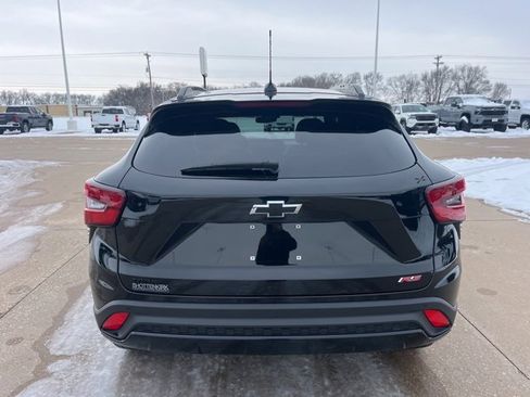 Used 2025 Chevrolet Trax RS w/ Driver Confidence Package image 4