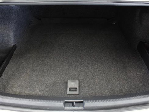 Used 2012 Volkswagen Passat TDI SE FWD image 18