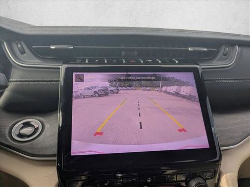 Used 2025 Jeep Grand Cherokee L Limited RWD image 13