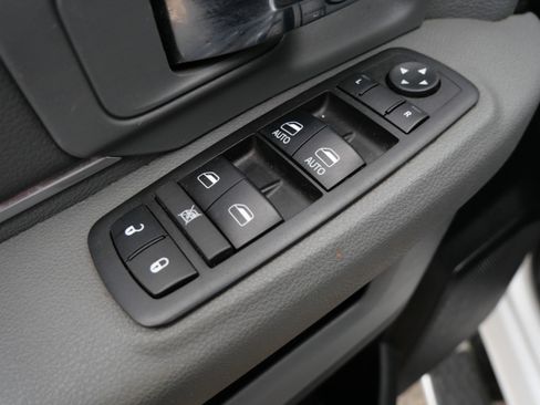 Used 2017 RAM 3500 Big Horn AWD/4WD image 25