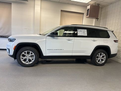 Used 2023 Jeep Grand Cherokee L Limited AWD/4WD image 43