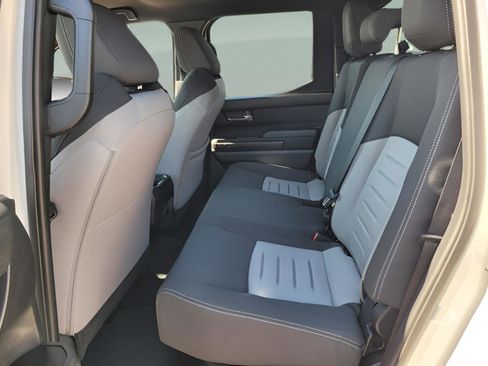 Certified 2025 Toyota Tacoma TRD Off-Road image 10