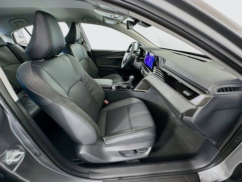 Used 2025 Toyota Camry XLE image 28