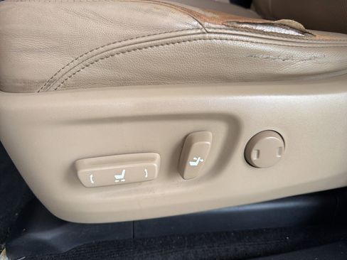 Used 2019 Toyota 4Runner Limited AWD/4WD image 6