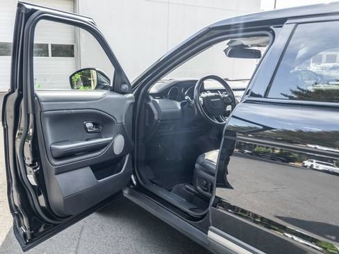 Used 2019 Land Rover Range Rover Evoque SE AWD/4WD image 24