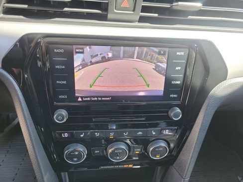 Used 2020 Volkswagen Passat 2.0T SE w/ Sunroof Package FWD image 31