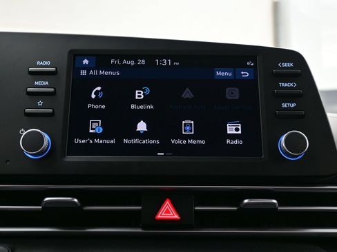 Certified 2023 Hyundai Elantra SEL FWD image 18
