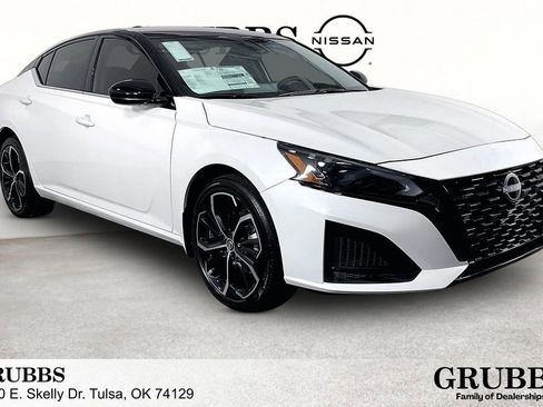 New 2026 Nissan Altima 2.5 SR AWD/4WD image 1
