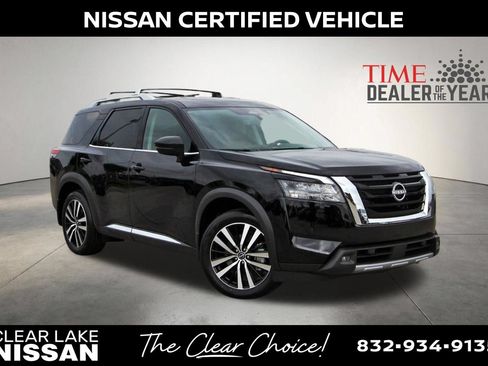 Certified 2025 Nissan Pathfinder Platinum w/ Cargo Package AWD/4WD image 1