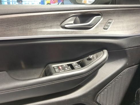 Used 2024 Jeep Grand Cherokee L Limited w/ Black Appearance Package image 14