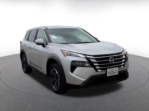 Used 2025 Nissan Rogue SV FWD image 3