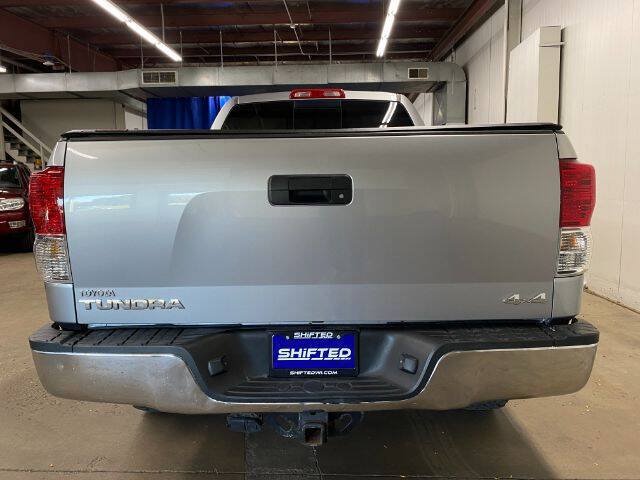 Used 2010 Toyota Tundra 4x4 Double Cab w/ Tow Pkg image 4