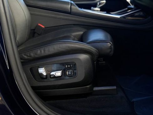 Used 2020 BMW X7 M50i w/ Dynamic Handling Package image 41
