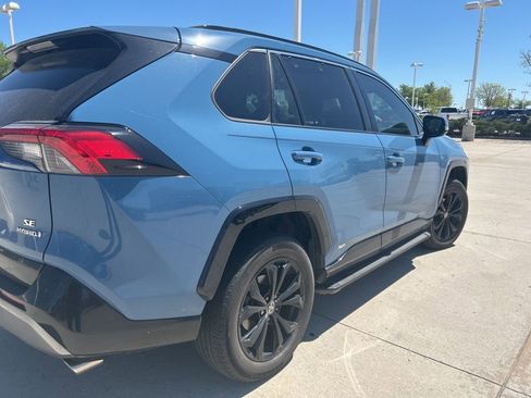 Used 2022 Toyota RAV4 SE w/ Convenience Package image 5