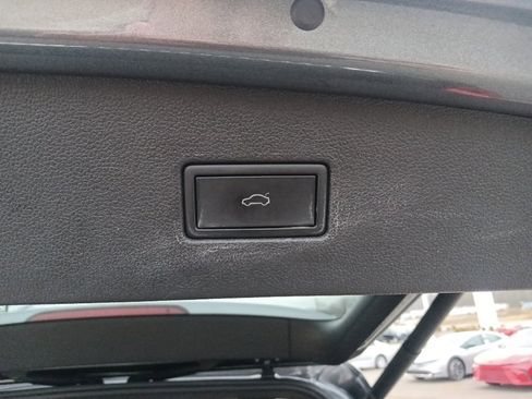 Used 2023 Volkswagen Tiguan SEL R-Line image 30