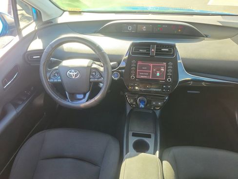 Used 2022 Toyota Prius L Eco image 11