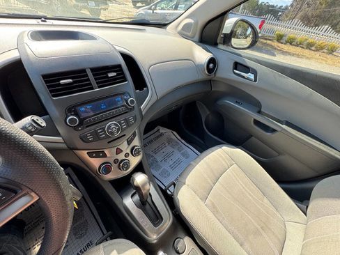 Used 2014 Chevrolet Sonic LT image 19