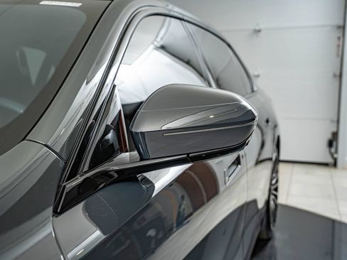 Used 2024 BMW i7 eDrive50 w/ M Sport Package RWD image 9