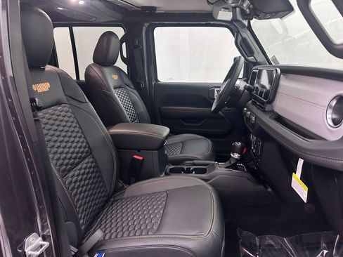 New 2025 Jeep Wrangler Unlimited Sahara w/ Safety Group AWD/4WD image 16