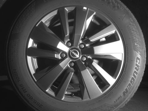 Used 2025 Nissan Pathfinder SV image 14